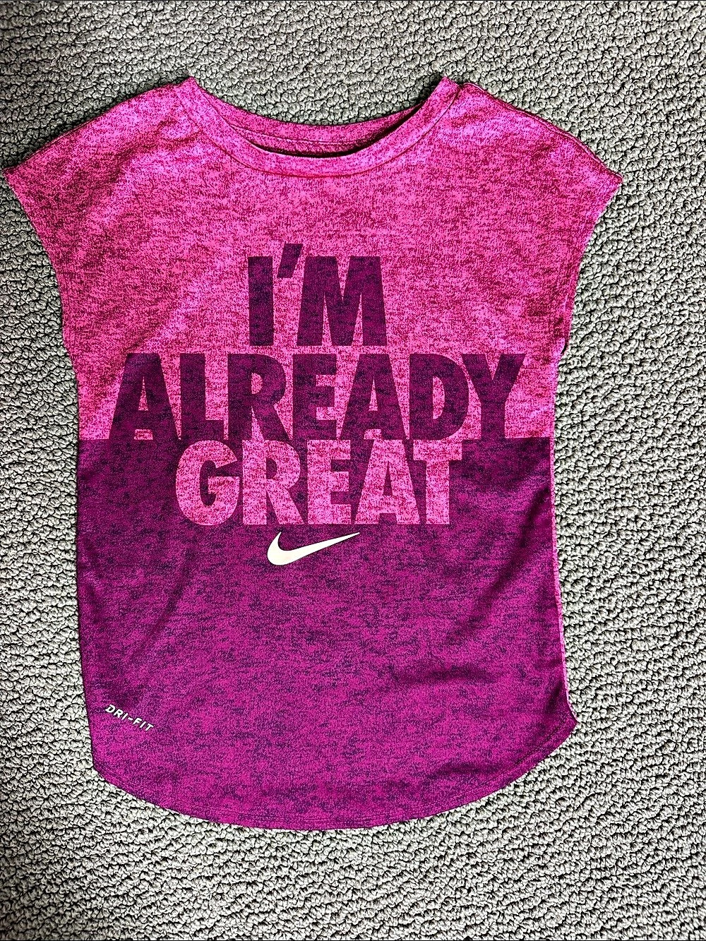 Nike Dri-FIT Graphic Short Sleeve Tee in Pink